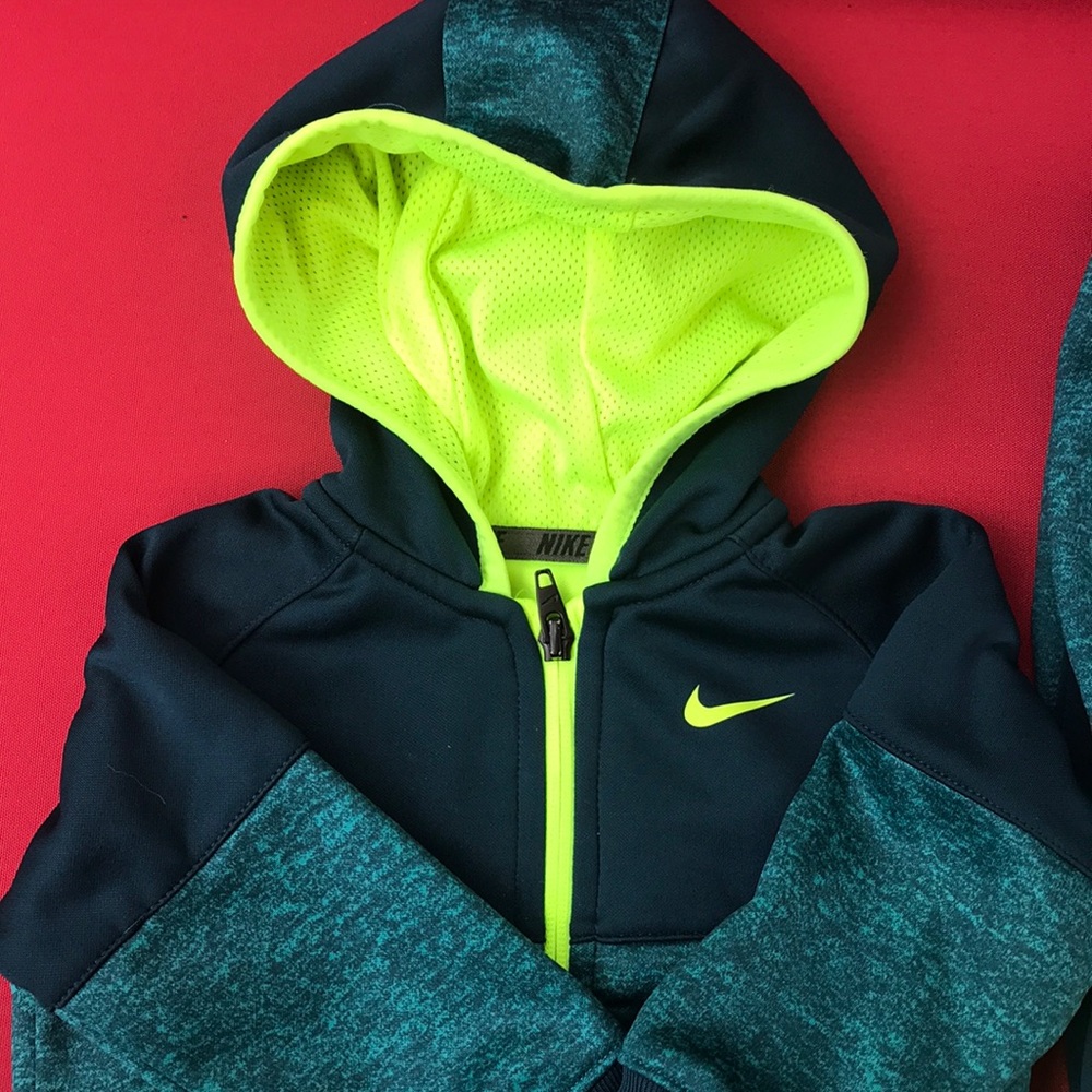 Matching set - Picture 2 of 3